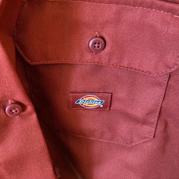 Burgundy Boxy Dickies Cropped Button-Up Short Sleeve Size M NWT - Picture 5 of 7